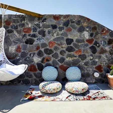 w Finikia -Foinikia - Luxury Cave - A Wonderful 2 Bedroom Villa - Hot Tub